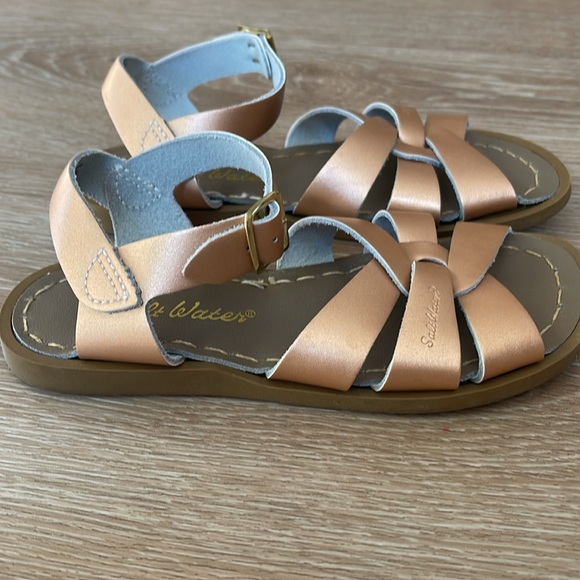 ORIGINAL SALT WATER Sandals By Hoy in Rose Gold Girls Size 12 - Picture 3 of 6